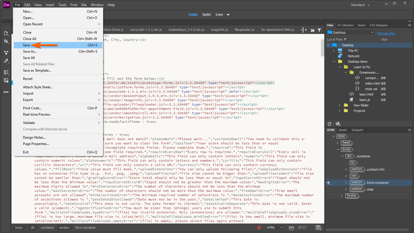 Capture d'écran de l'option Enregistrer dans le menu Fichier d'Adobe Dreamweaver avec une flèche pointant vers Save