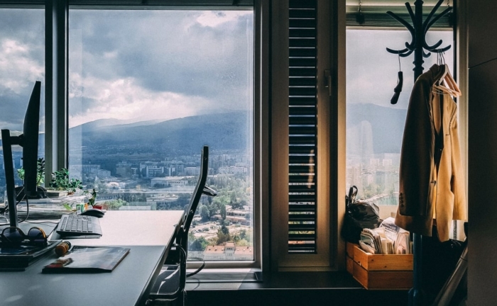 How to design your desk to increase productivity