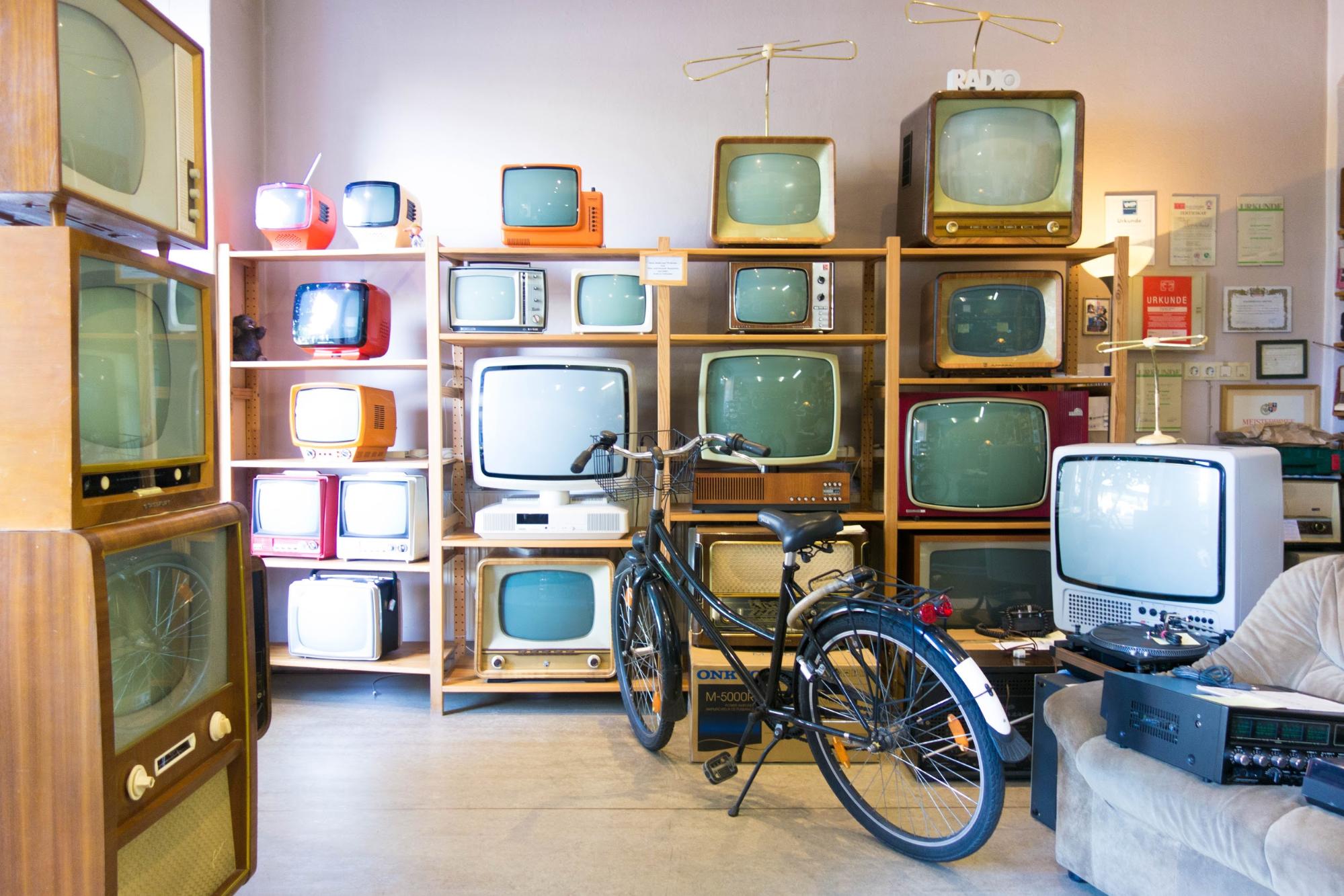 Retro TV Store
