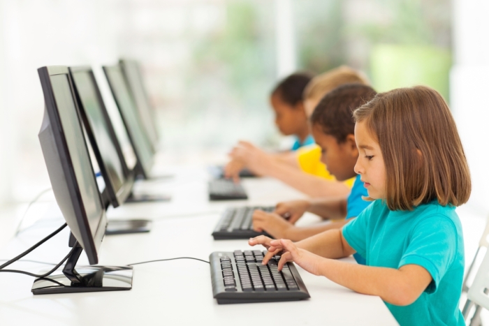 students learn by personalized online tools using computer