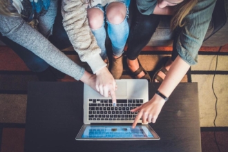 Free or premium: Which website theme to choose