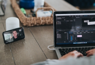 Zoom vs Google Hangouts: Which is better?