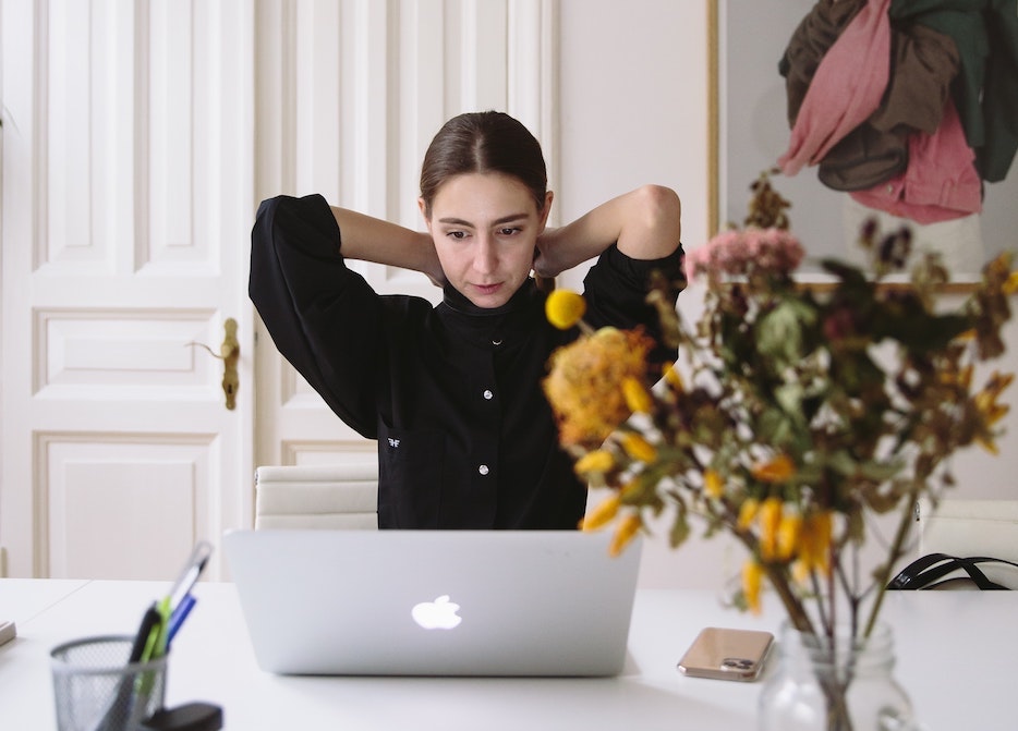 a person planning an online event