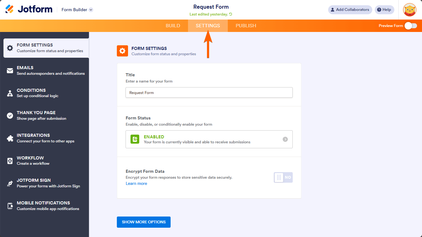 La pestaña de Configuración en el Constructor de Formularios de Jotform