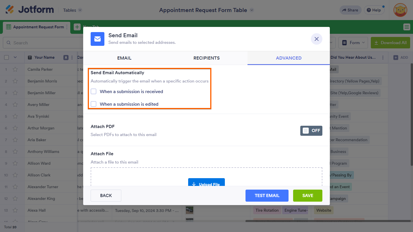 Opciones de Enviar Correo Electrónico Automáticamente en la Configuración de Correo en la ventana Enviar Correo Electrónico de Jotform Tables