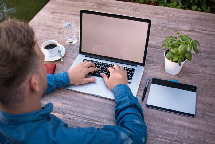 Procurement vs purchasing: What's the difference?
