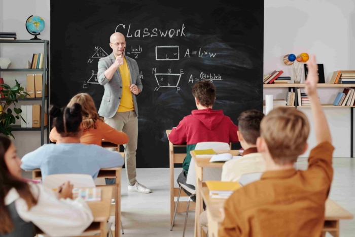 How to make a Bitmoji classroom