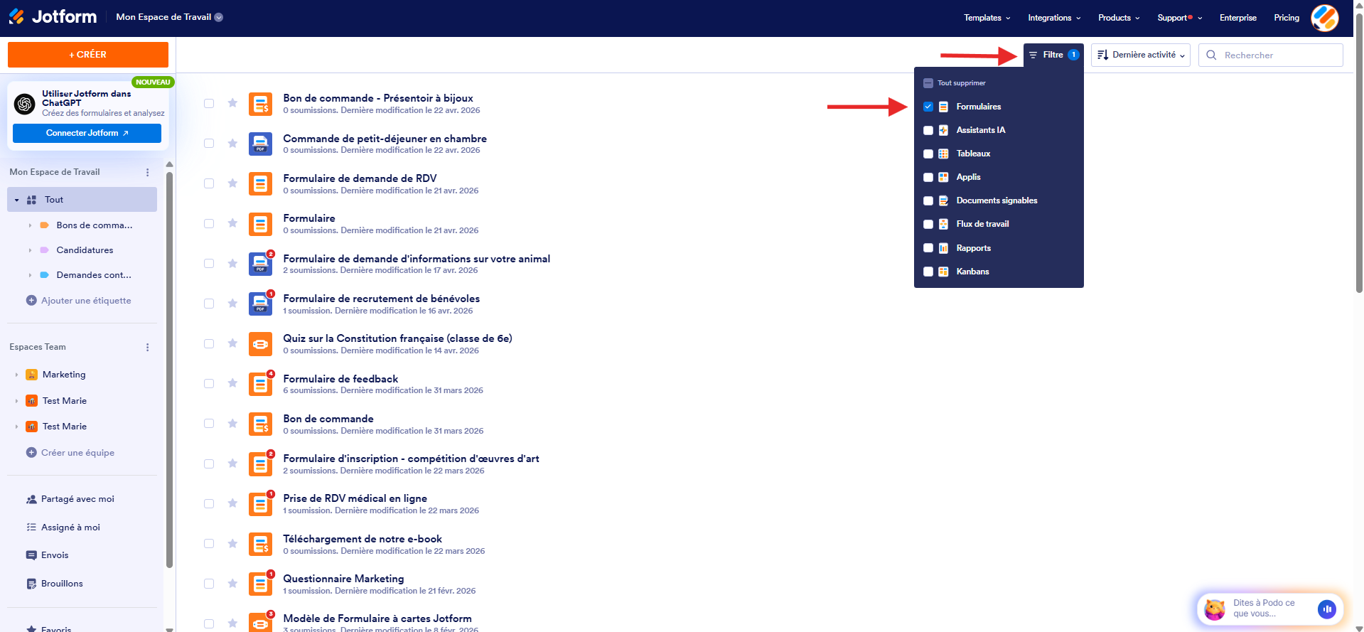 Capture d'écran de la page Mon Espace de Travail Jotform avec une flèche vers Filtre et une autre vers la case cochée Formulaires et la liste des formulaires