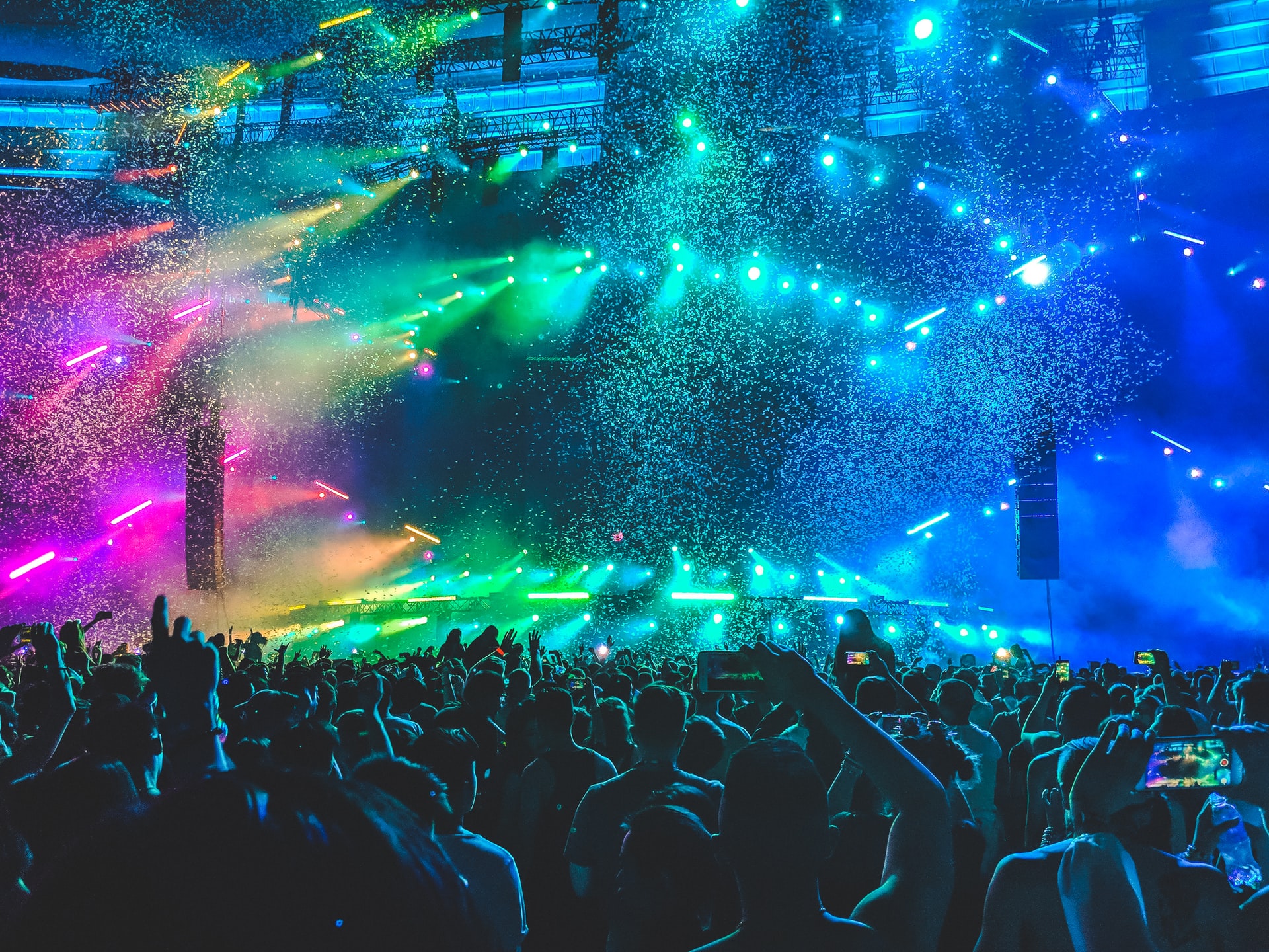 Stylish Music Wallpapers for Your Taste Image-31