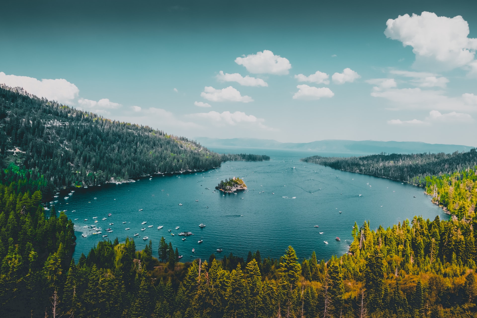 34 Desktop Themes & Wallpapers for Your PC Image-6