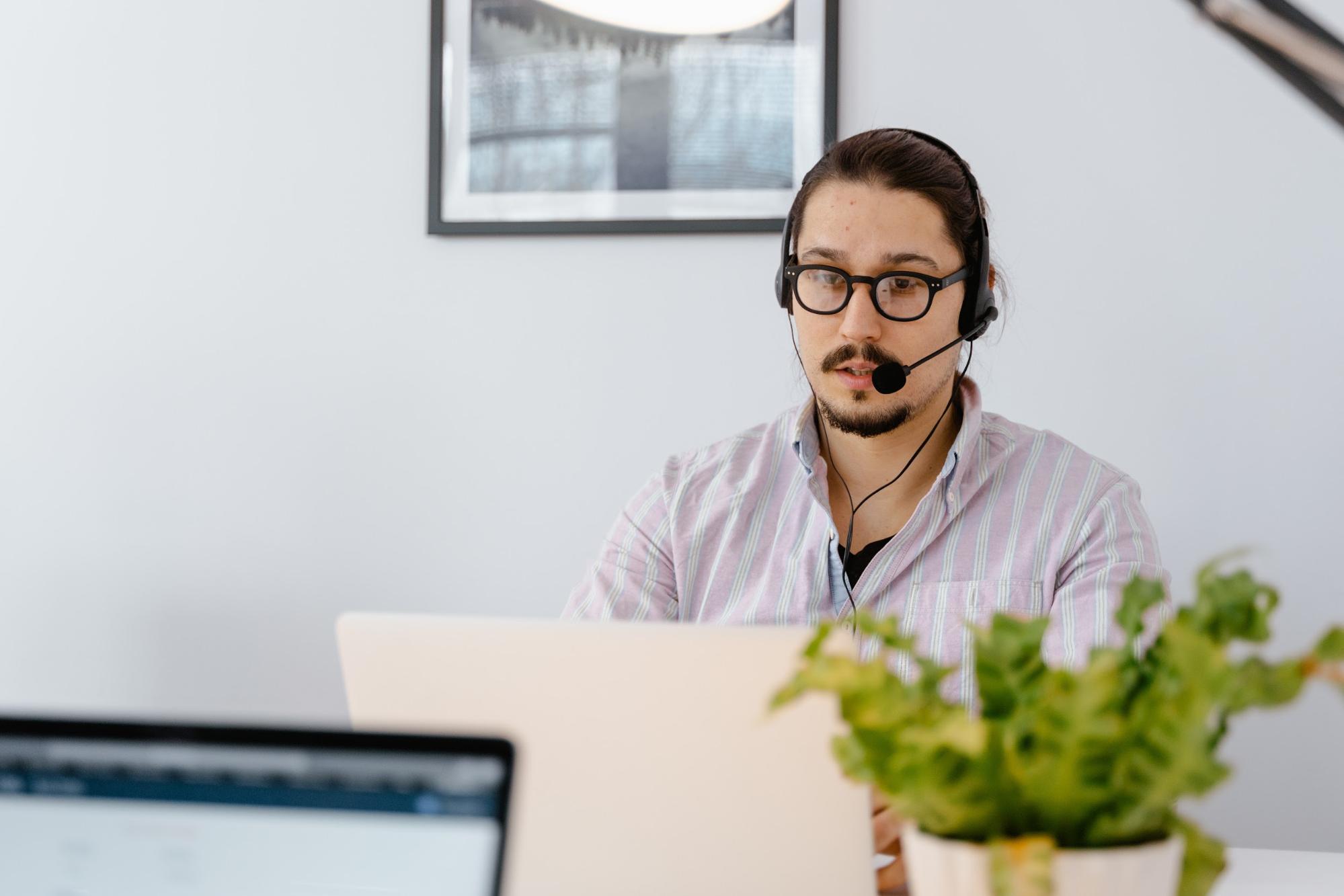 How to add a new contact in Google Contacts