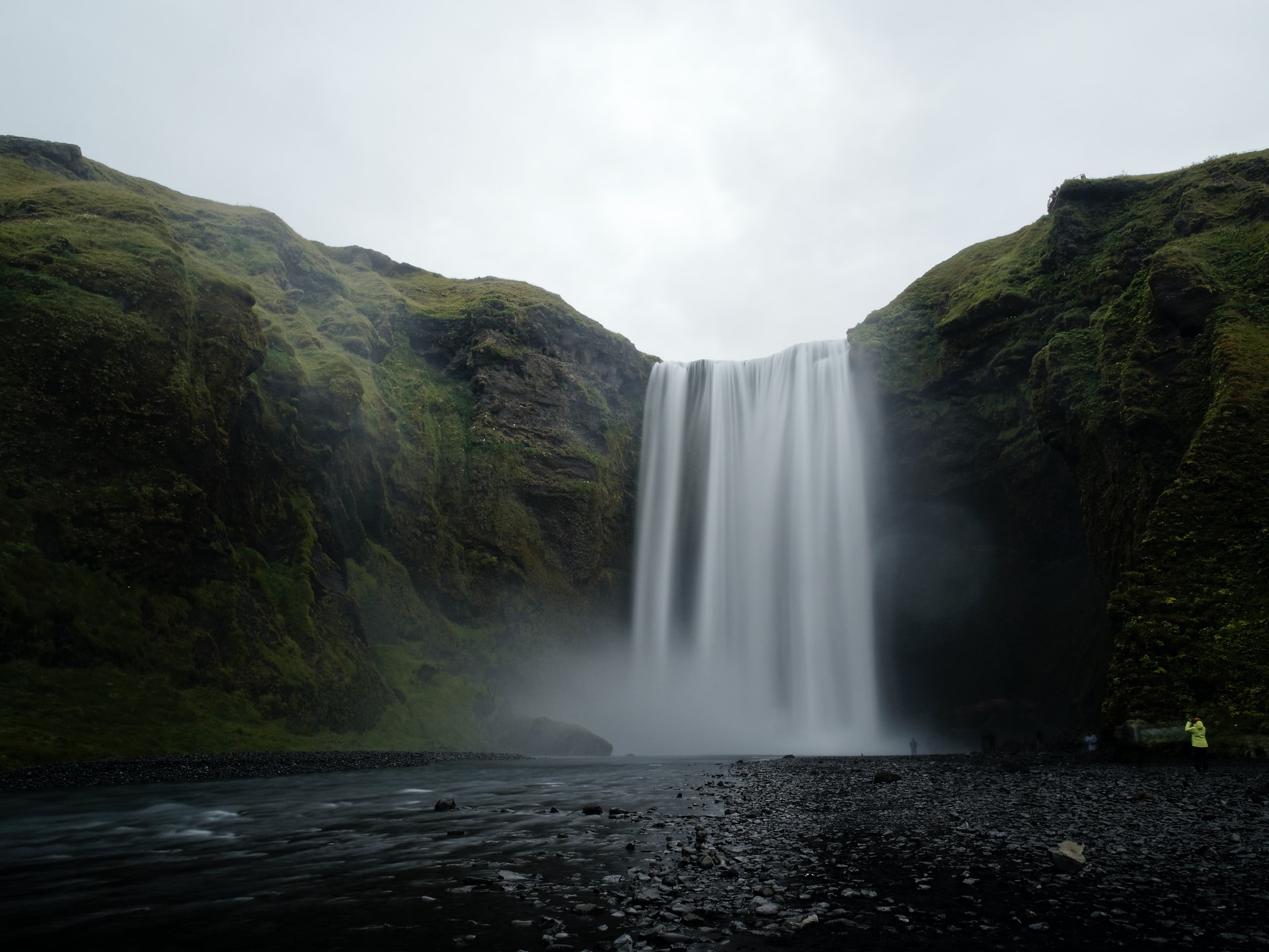 40 Beautiful Examples of Waterfalls Photography Image-19