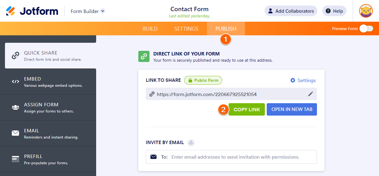 A screenshot of Form Builder with numbered steps to copy the form URL