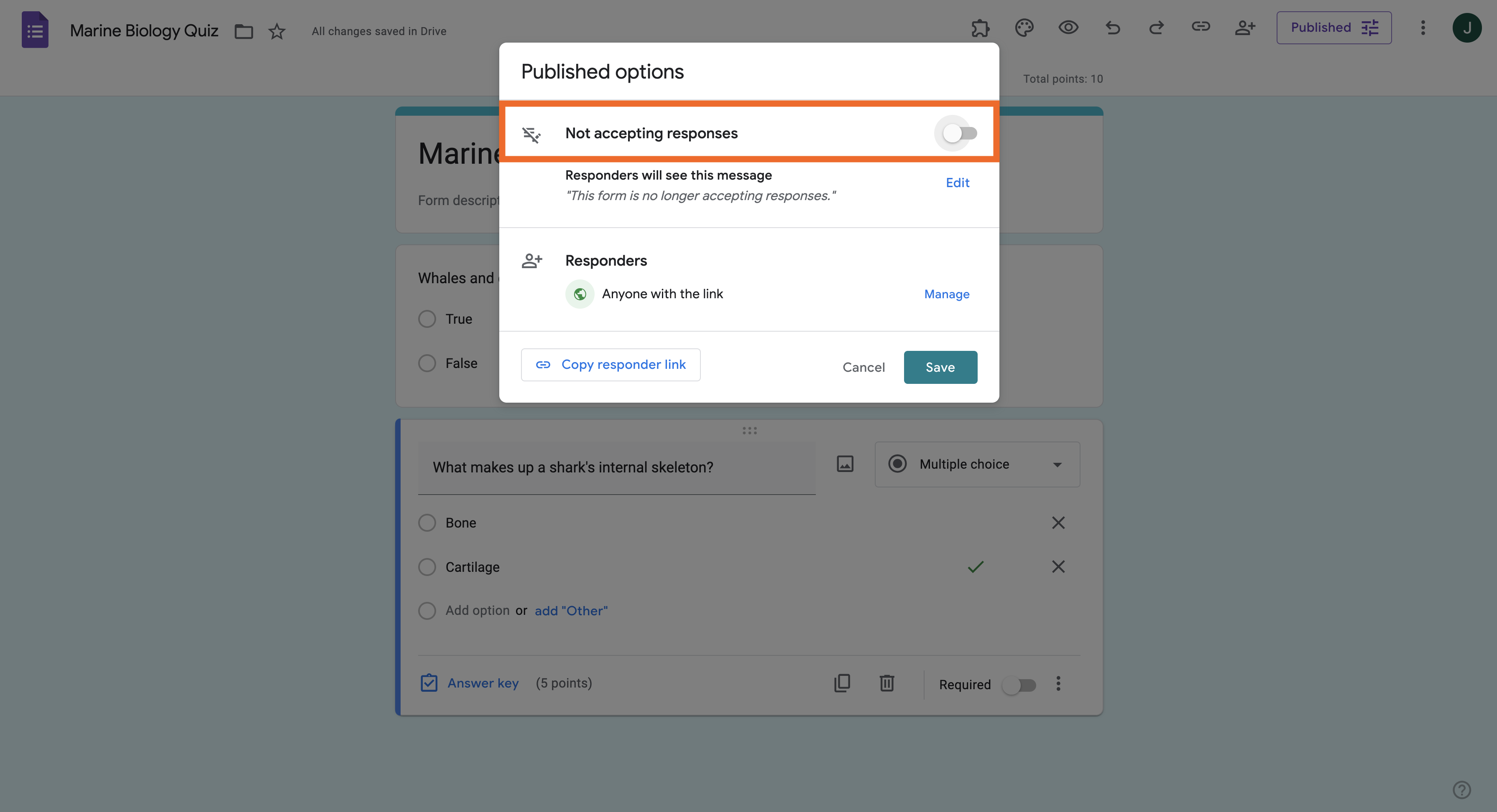 Toggling of Accepting Responses button on the Published Options Window