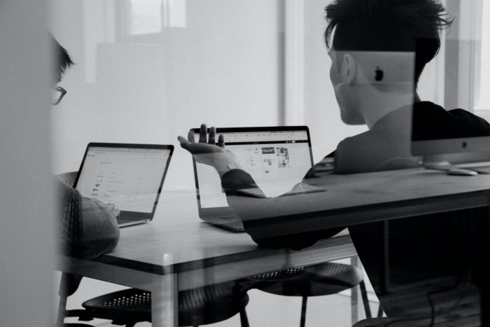 Comparatif 2026 : Google Surveys ou Google Forms ?