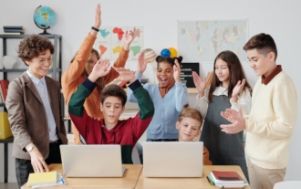 Top 8 online quiz makers for teachers in 2026