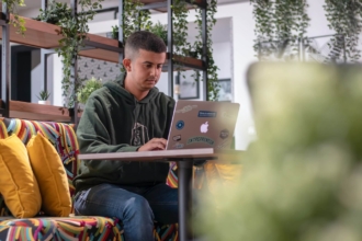 How to dropship on Shopify