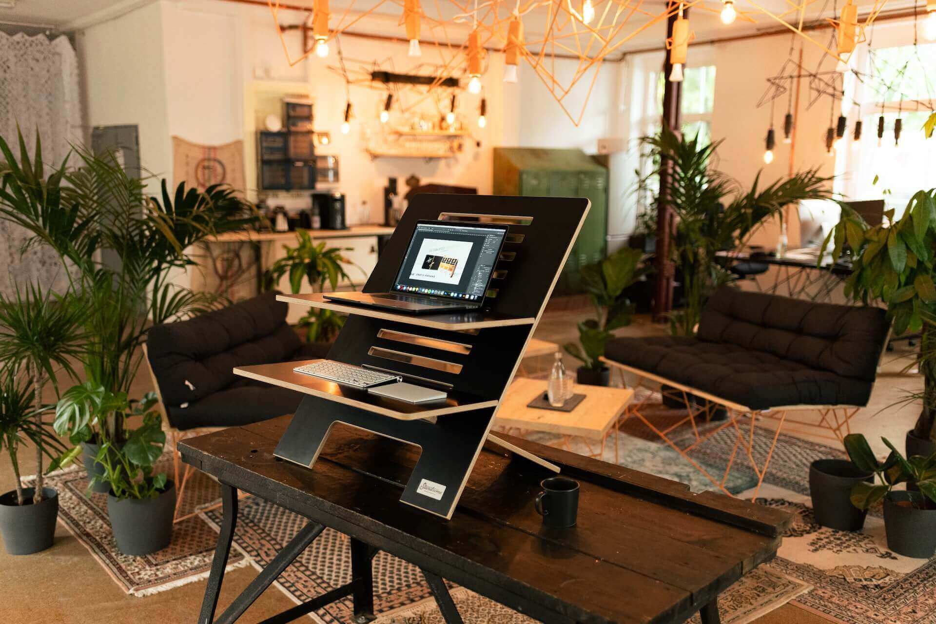 2 ways to attract more customers this holiday season