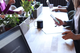 DocHub vs Docusign: Which is right for your business?