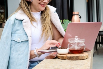 What is a good survey response rate?