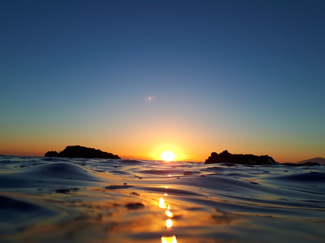fisherman-and-sunset Sunsets and Color Palettes Inspiration Image-41