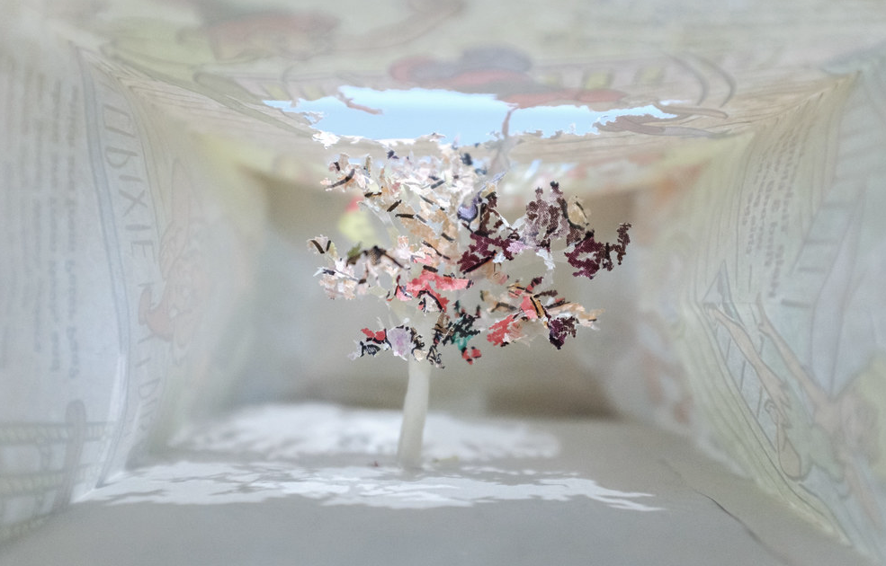 40 Terrific Works of Art Made From Common Trash Image-8