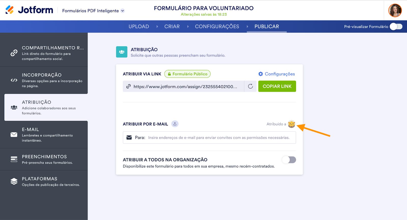 Captura de tela da página de Atribuição do formulário clicando em Atribuído a