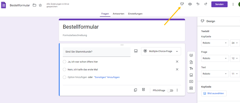 Bild der Google Formulare benutzeroberfläche mit verschiedenen Anpassungsoptionen, darunter das Hinzufügen von Bildern, das Ändern von Farben und Schriftarten