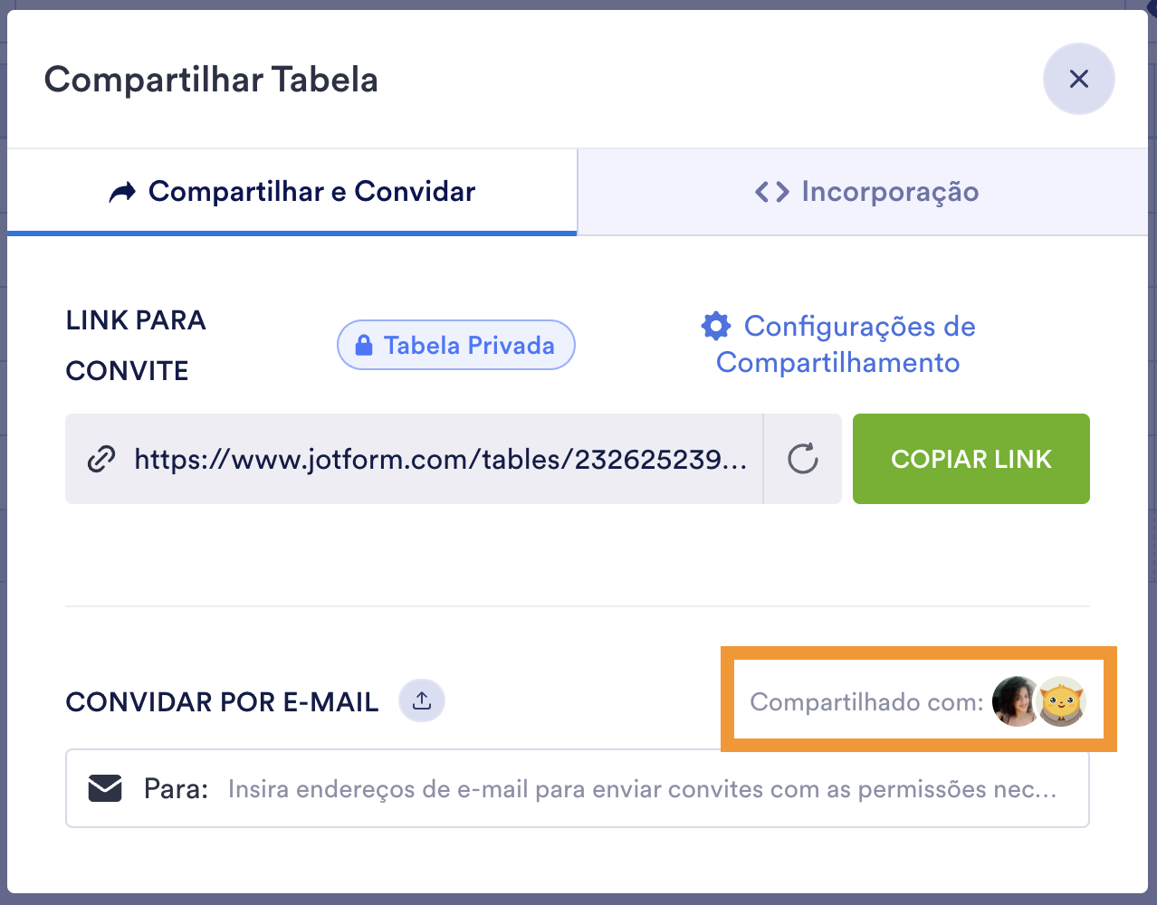 Captura de tela da página Compartilhar Tabela clicando em Compartilhado com