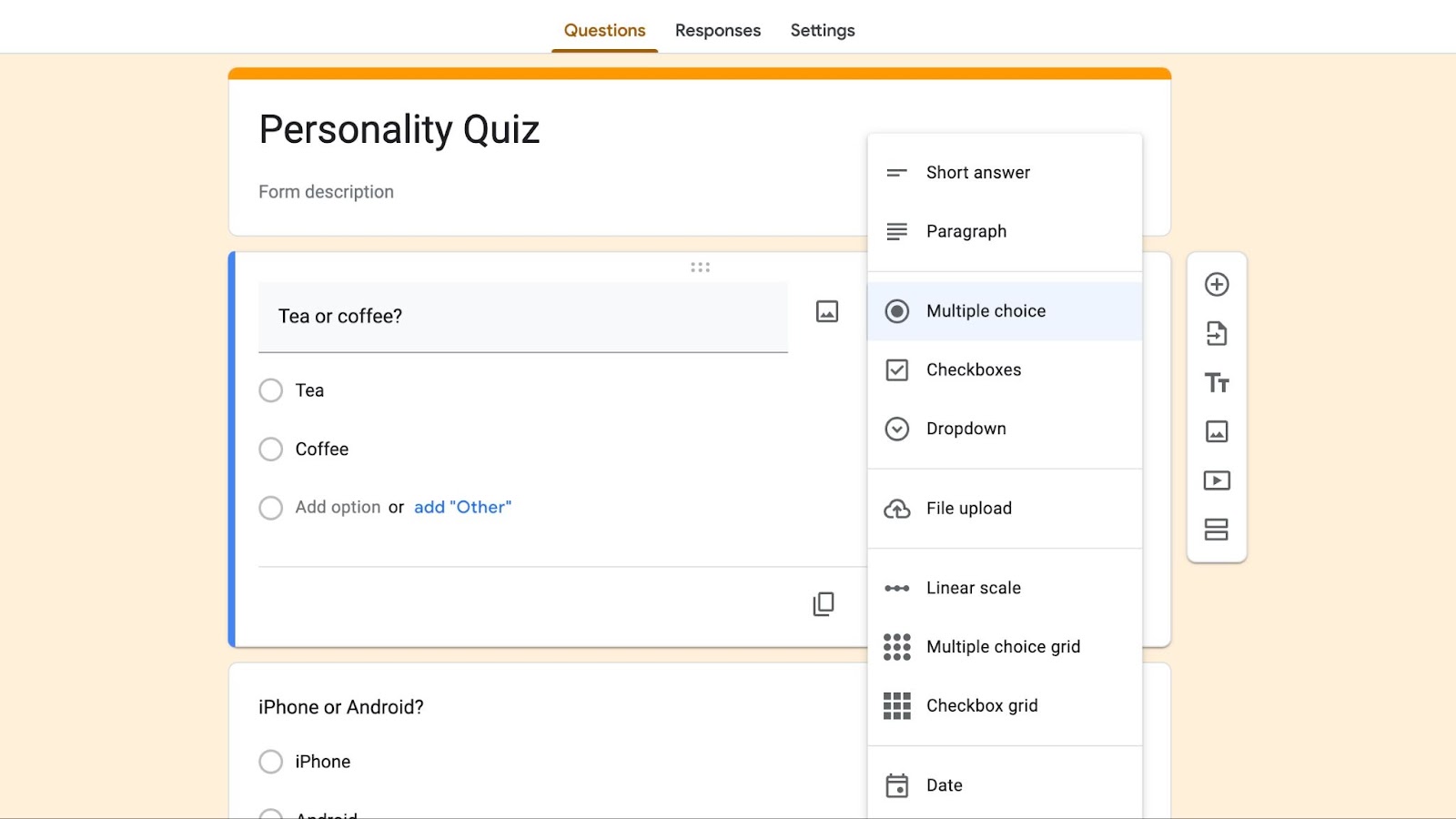 Uno screenshot di un modulo per quiz sulla personalità in modalità modifica, che mostra le opzioni per le domande 'Tè o caffè?' e 'iPhone o Android?'