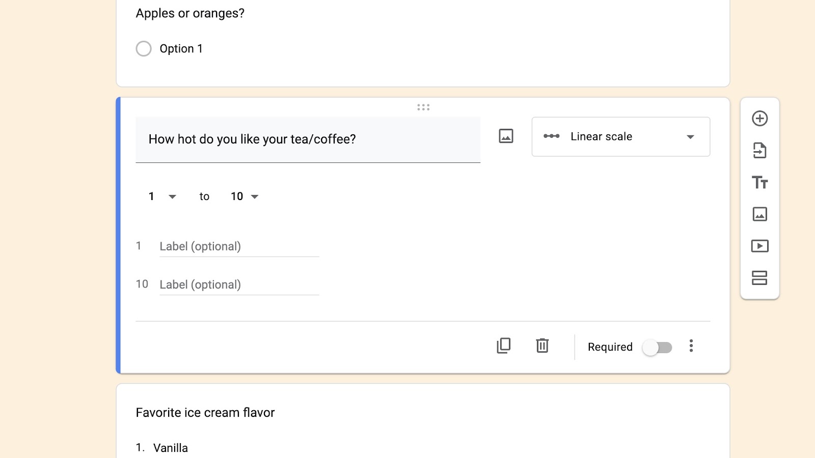 Un modulo online che mostra una domanda a scala lineare 'Quanto caldo ti piace il tè/caffè?' con una scala da 1 a 10, e una sezione per 'Gusto di gelato preferito'