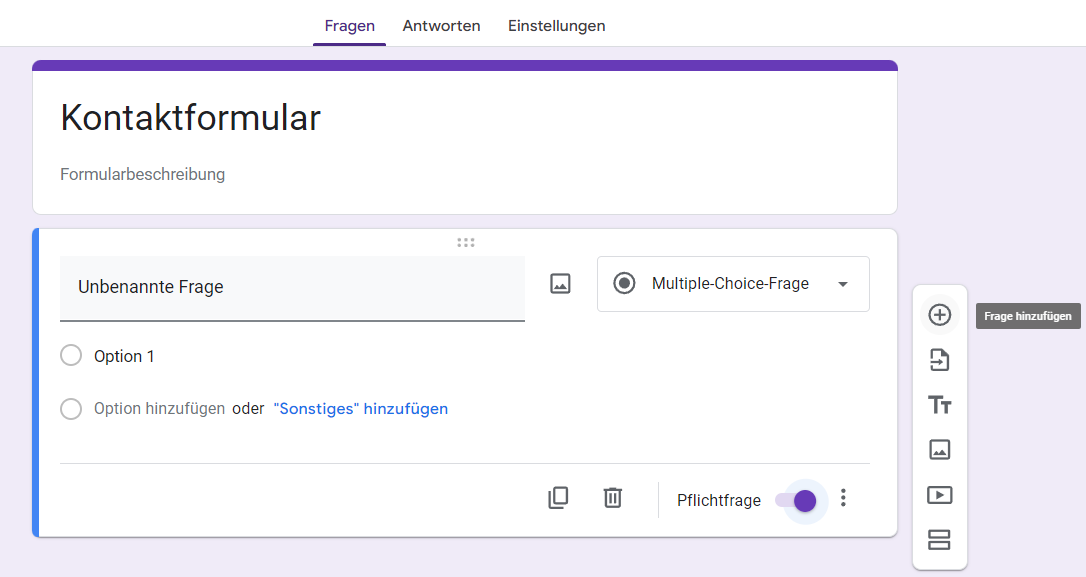 Screenshot einer Google-Formularfrage mit der Option "Frage hinzufügen", die im vertikalen Menü auf der rechten Seite der Frage hervorgehoben ist