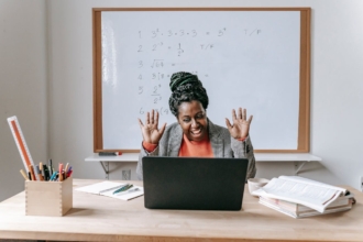 Canvas vs Moodle: Comparing digital classrooms in 2026