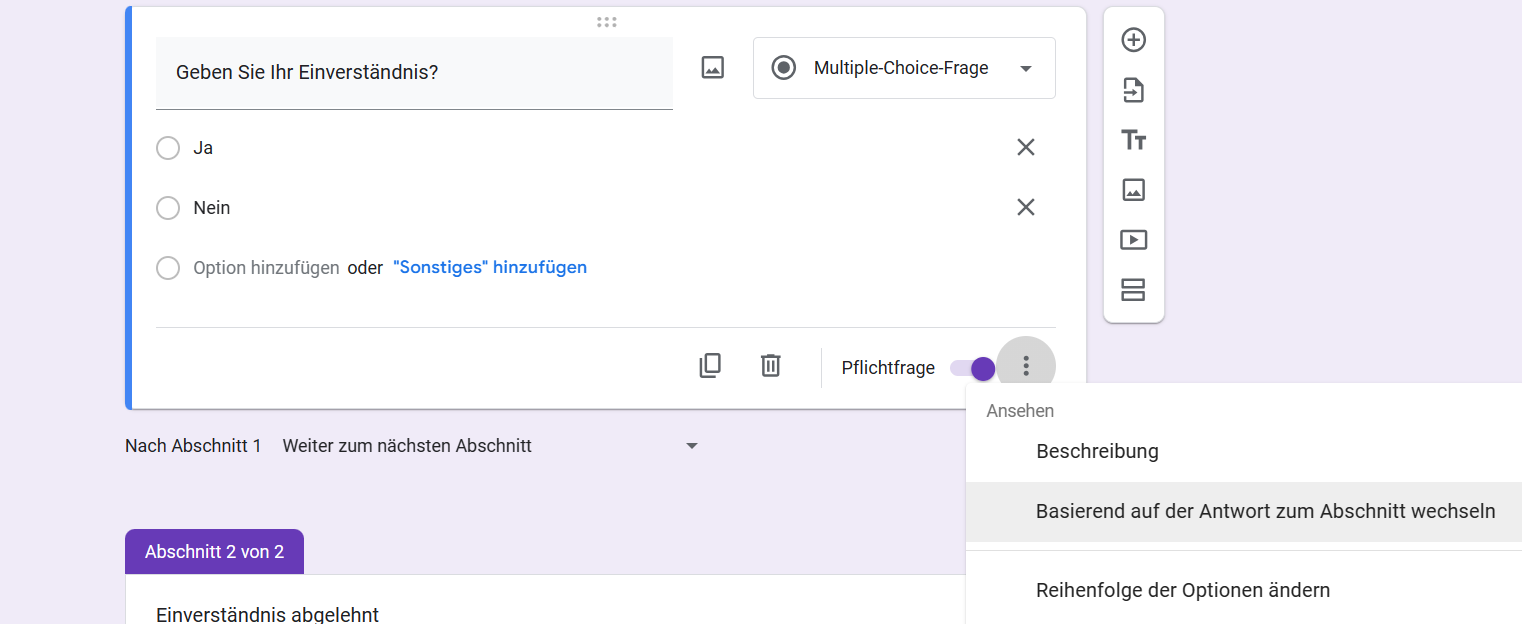 Screenshot des Optionsmenüs für Google Formulare mit hervorgehobener Option "Mit vorherigen Abschnitt verbinden"