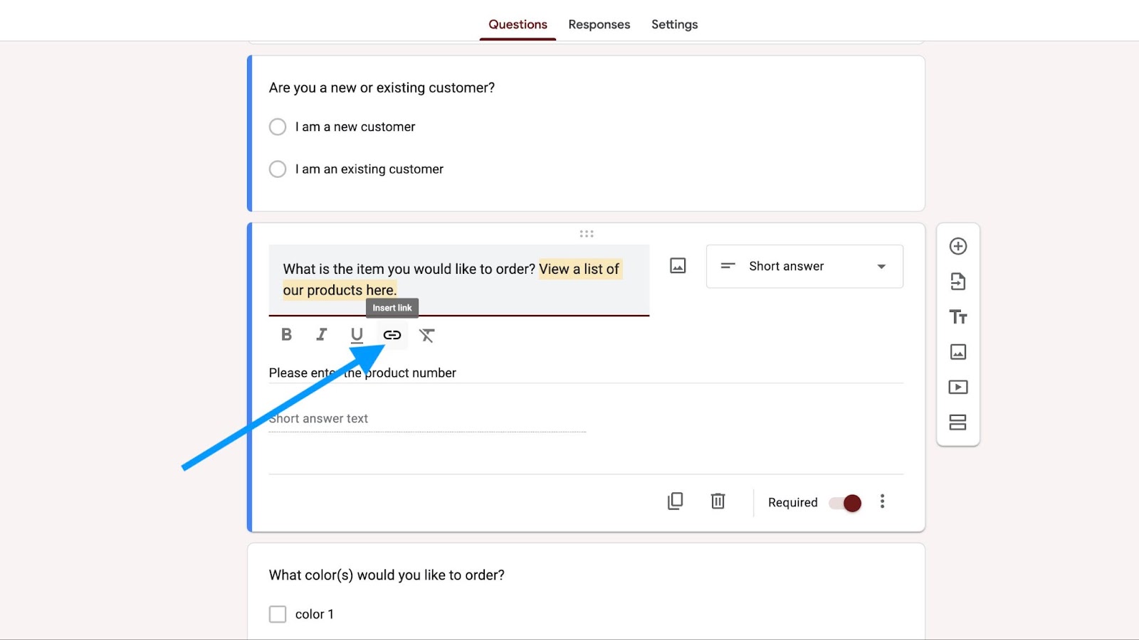 Gambar yang sama seperti di atas, tetapi ada panah yang menunjuk ke tombol Insert Link yang ada tepat di bawah pertanyaan