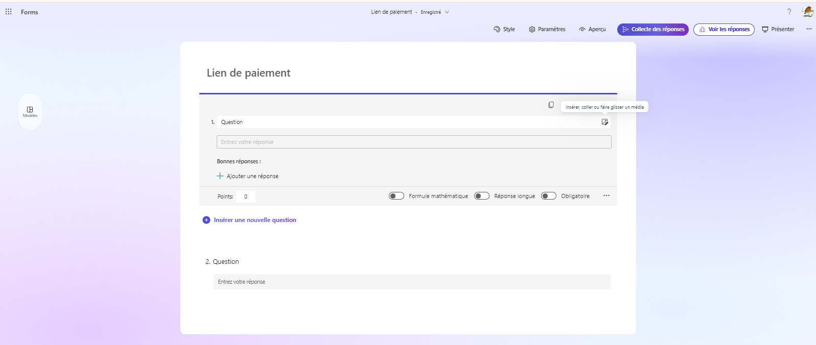 Capture d'écran d'une question texte dans Microsoft Forms intitulée « Lien de paiement » avec l'icône « Insérer, coller ou faire glisser un média » en surbrillance