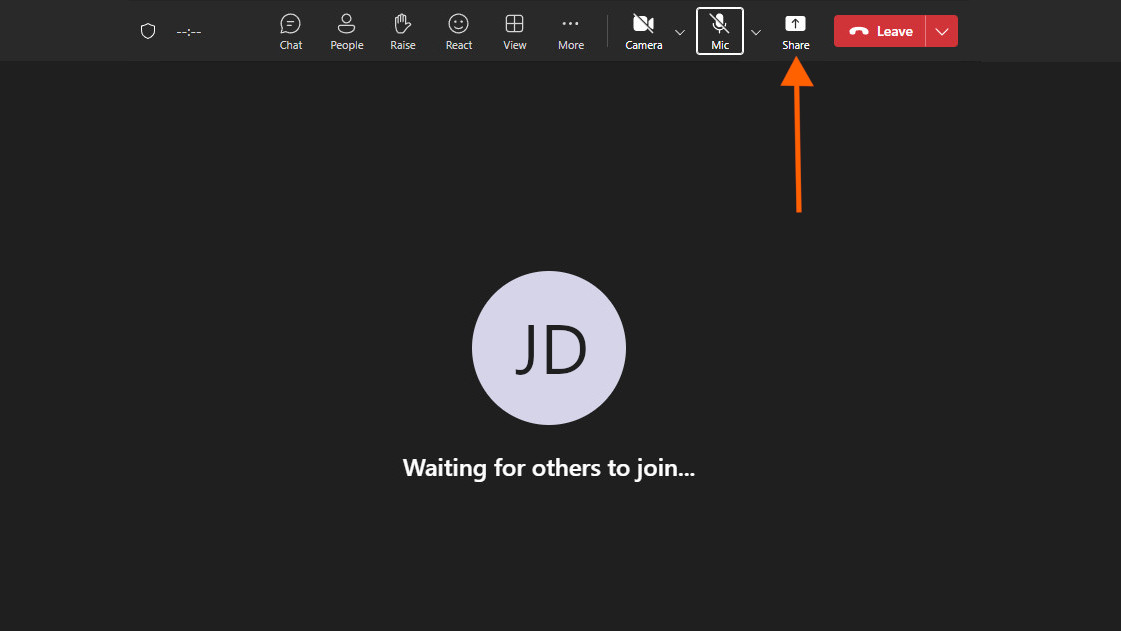 Screenshot on Windows of an orange arrow pointing to the “Share” button in the top right