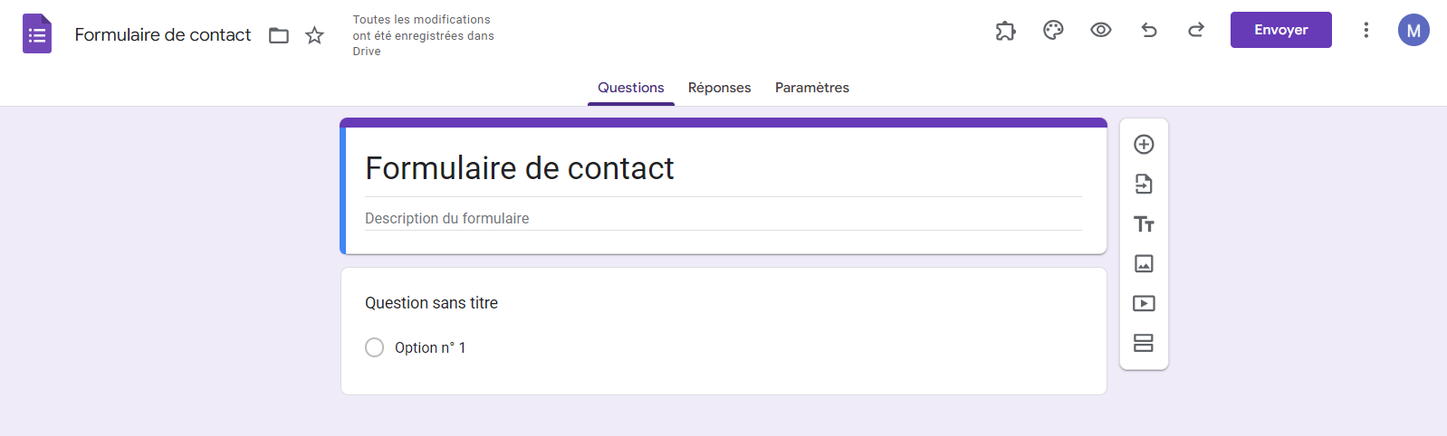 Capture d’écran d’un formulaire Google Forms avec le titre « Formulaire de contact » et une question de formulaire vierge intitulée « Question sans titre »