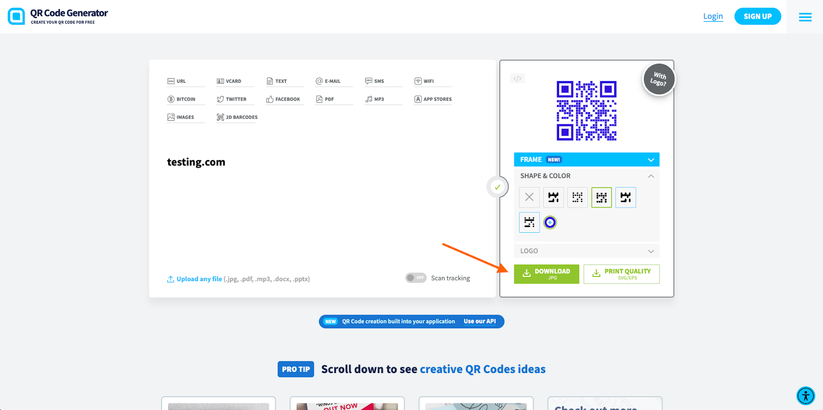 QRコードジェネレーターのウェブサイトのスクリーンショット。ダウンロードボタンを指す矢印付き