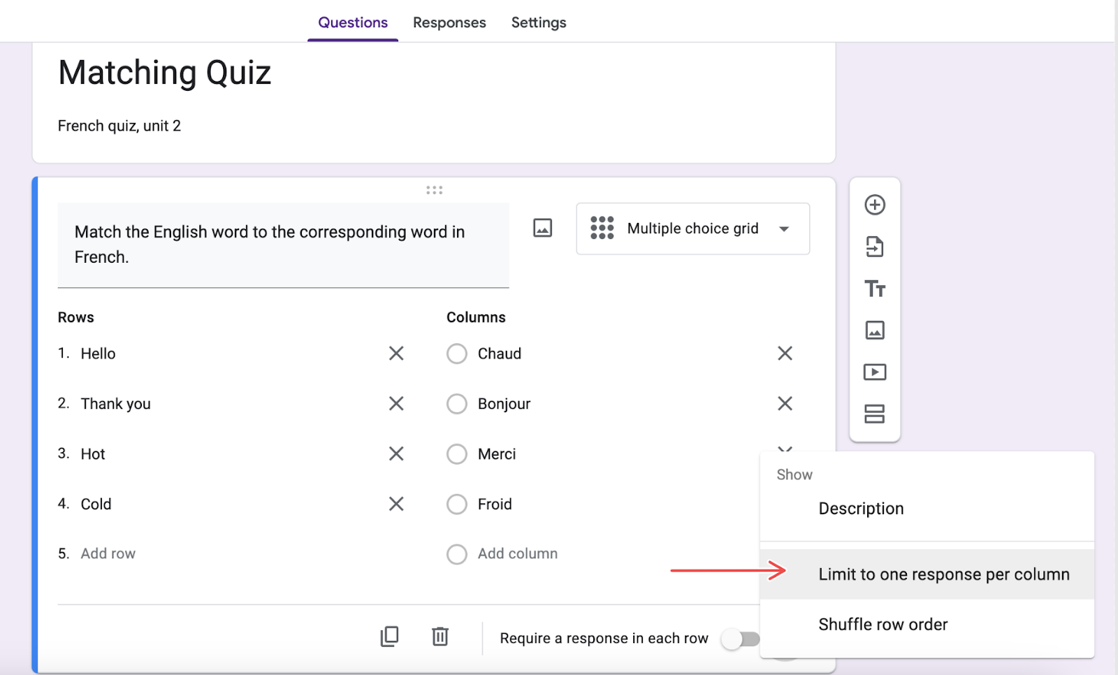 Tangkapan layar Google Form yang sama dengan pertanyaan dan jawaban yang sepenuhnya tertulis dan panah merah menunjukkan "Batasi satu tanggapan per kolom"