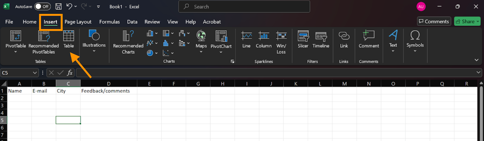 Excel'de Ekle seçeneğinin seçilmesi ve ardından Tablo'ya tıklanması