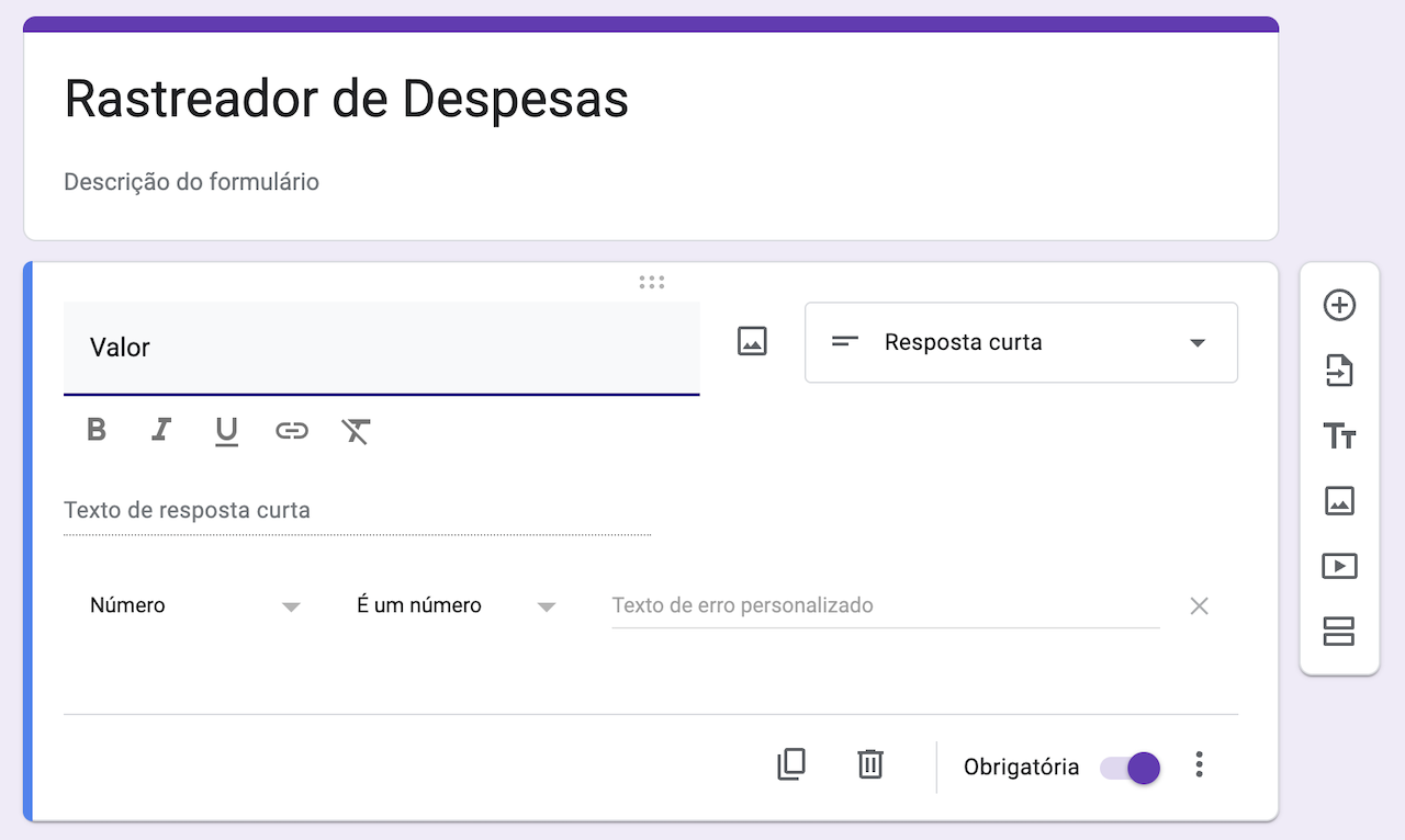 Captura de tela de um formulário do Google em branco intitulado 'Rastreador de Despesas' com um modelo de pergunta de resposta curta