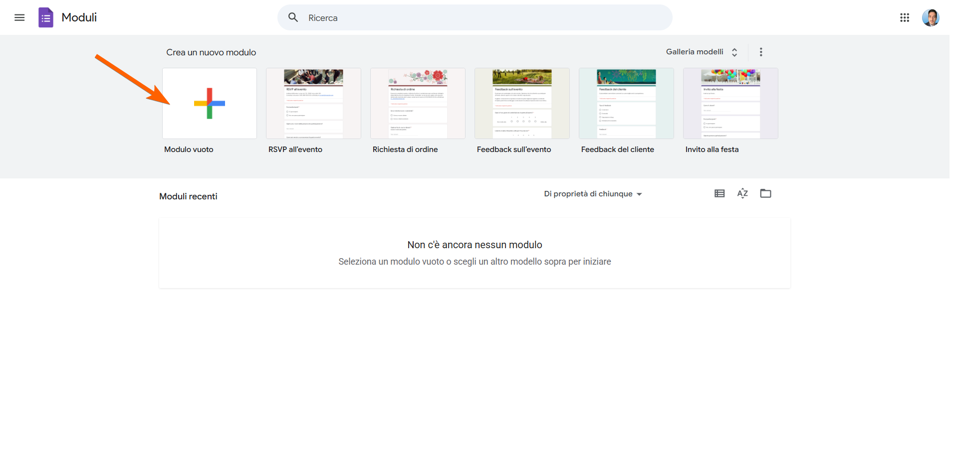 Screenshot della homepage di Google Forms con l'opzione "Vuoto" sotto il menu "Avvia un nuovo modulo"