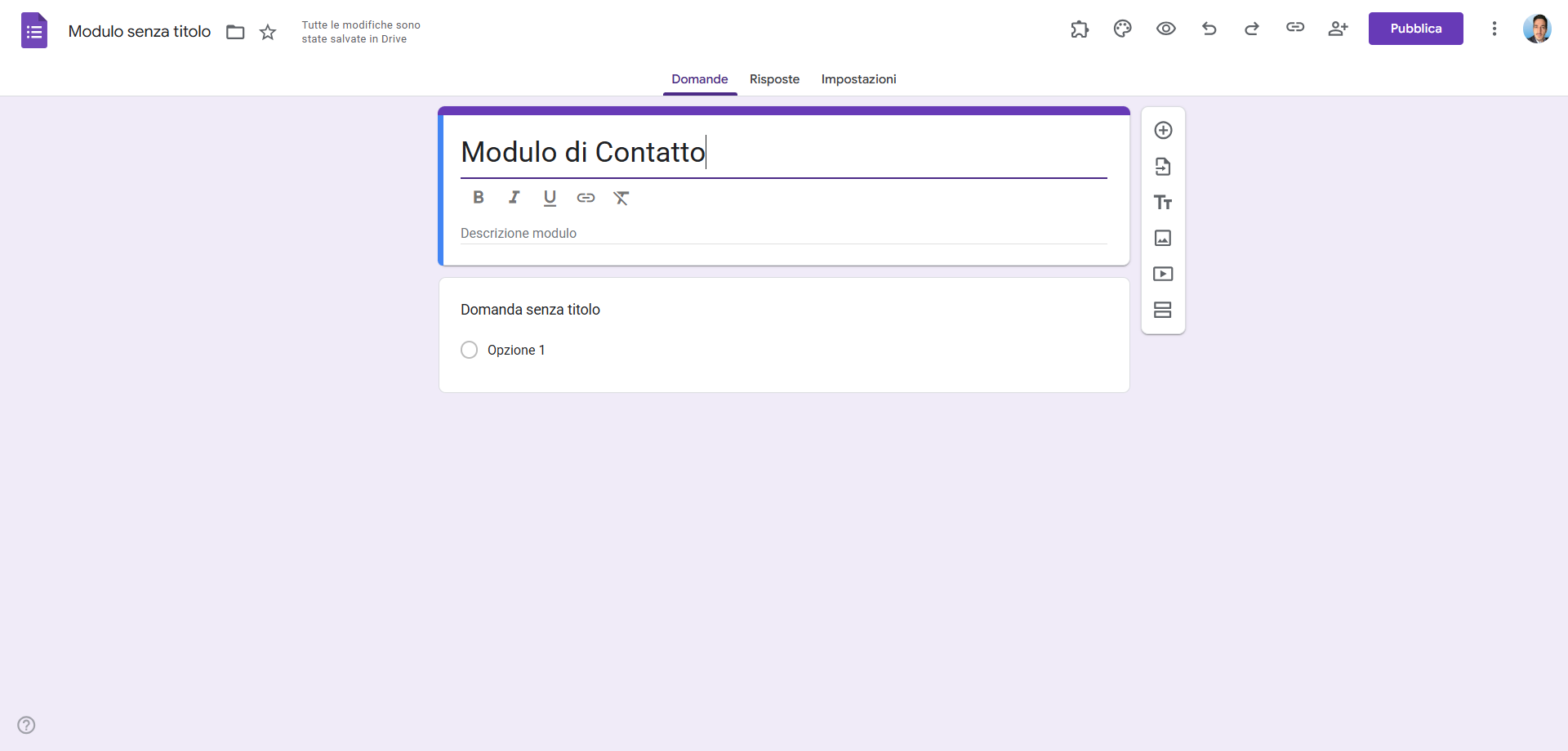 Screenshot di un Google Form con il titolo "Modulo di Contatto" e una domanda del modulo vuota intitolata "Domanda senza titolo"