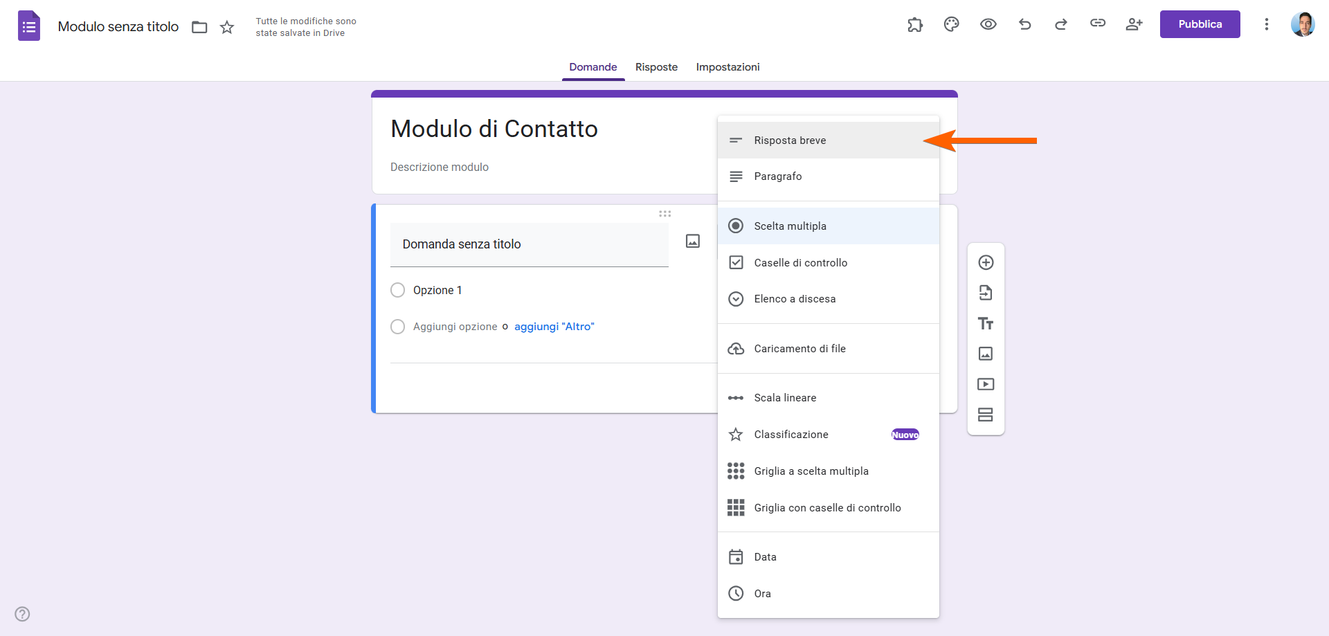 Screenshot di un modulo Google con il menu a tendina delle opzioni di domanda aperto a destra