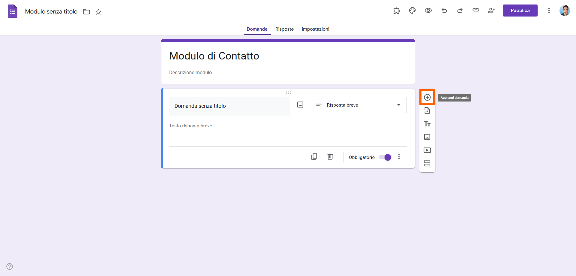 Screenshot di una domanda del modulo Google con l'opzione "aggiungi domanda" evidenziata nel menu verticale a destra