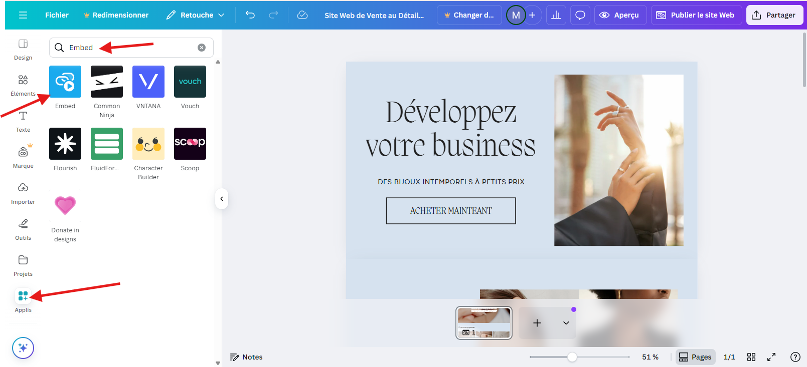 Capture d’écran d’un projet de site Canva, avec des flèches pointant vers le bouton de menu « Applications », la zone de recherche contenant le mot « Embed » et l’icône de l’application « Embed »