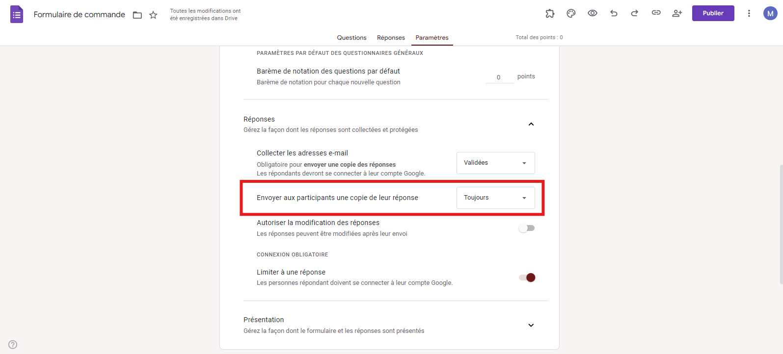 Onglet Paramètres d'un formulaire de commande affichant les options sous les paramètres de réponses, sélectionnant Toujours dans l'option Envoyer aux répondants une copie de leur réponse