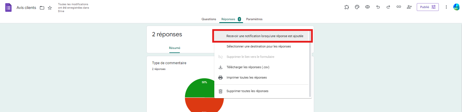 Une interface utilisateur affichant les options de réponses pour un formulaire, y compris une option mise en évidence pour recevoir des notifications par email pour les nouvelles réponses
