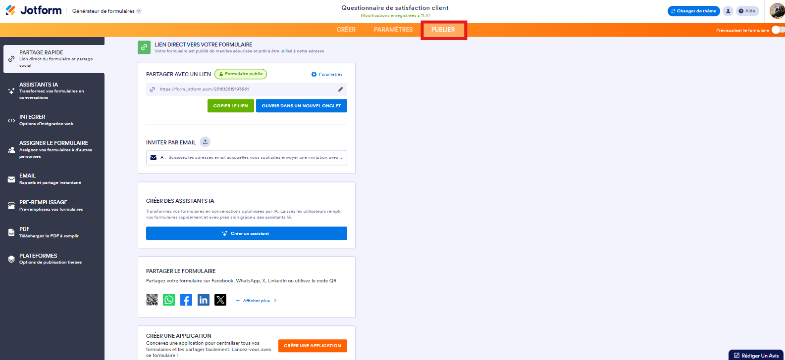 Capture d'écran montrant l'onglet Publier du Générateur de formulaires Jotform où l'utilisateur peut partager son Questionnaire de satisfaction client